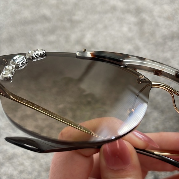 Sunglasses - Picture 7 of 7